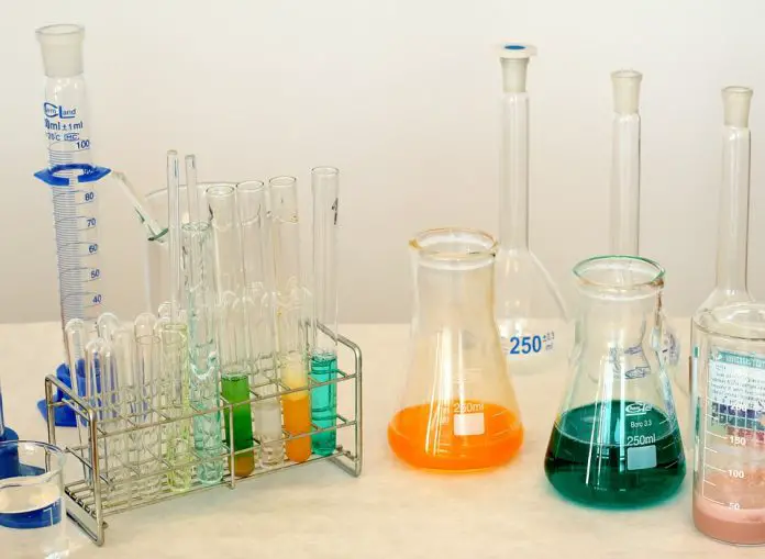 Chemische Reaktionen im Alltag – Beispiel Chemische Reaktionen im Alltag – Beispiel
