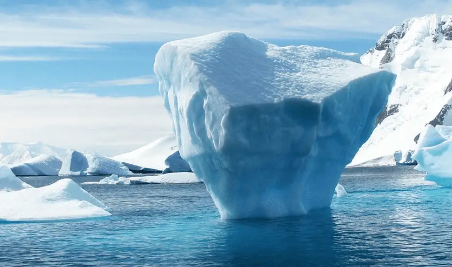 Warum hat Eis eine geringere Dichte als Wasser